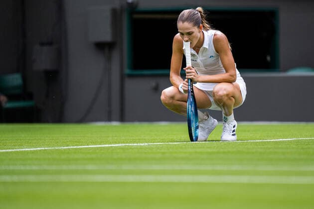 Sport Bilder des Tages 220627 Mirjam Björklund of Sweden looks dejected as she competes in a first round singles tennis match during day 1 of Wimbledon on June 27, 2022 in London. Photo: Mathias Bergeld BILDBYRAN kod MB MB0412 tennis wimbledon day 1 bbeng sweden sverige dam depp Copyright: MATHIASxBERGELD BB220627MB038