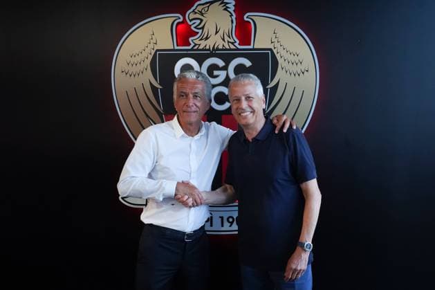 Jean Pierre Rivere (president de l OGC Nice) - Lucien Favre (entraineur de l™OGC Nice) FOOTBALL : Lucien Favre nouvel entraineur de l™OGC Nice - ConfÃ rence de presse - Nice - 27 06 2022 NorbertScanella Panoramic 