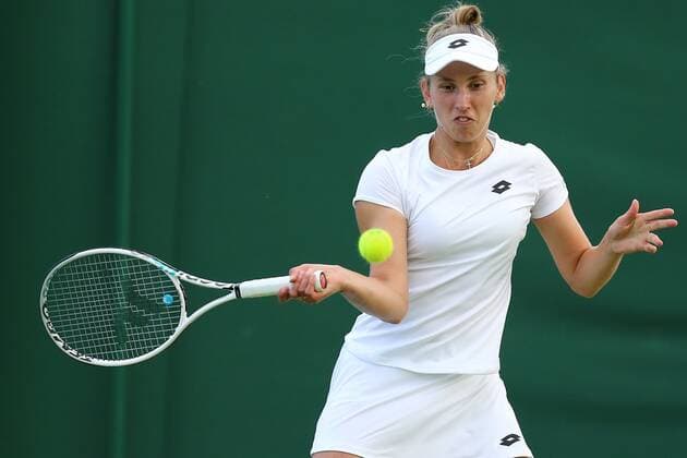 Great Britain, London, All England Lawn Tennis Club, The Championships Wimbledon 2022 - DAY 1- 27 06 2022 Belgian player Elise Mertens (BEL) pictured during her first round against Camilia Osorio (COL) in London , All England Lawn Tennis Club at The Championships Wimbledon 2022 The Championships Wimbledon 2022- DAY 1- 27 06 2022 PhotoNews Panoramic 