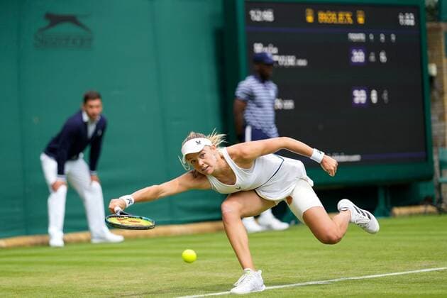 Mandatory Credit: Photo by Dave Shopland Shutterstock (13002019ag) Katie Swan during her first round match Wimbledon Tennis Championships, Day 2, The All England Lawn Tennis and Croquet Club, London, UK - 28 Jun 2022 Wimbledon Tennis Championships, Day 2, The All England Lawn Tennis and Croquet Club, London, UK - 28 Jun 2022  Copyright: xDavexShopland Shutterstockx 13002019ag