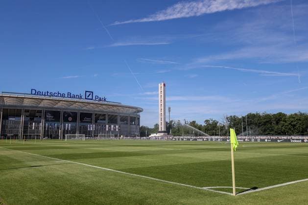 28.06.2022 Eintracht Frankfurt Trainingsauftakt Saison 2022 23, Pressekonferenz mit Cheftrainer Oliver Glasner und Neuzugang Mario GoÌˆtze emspor, emonline, despor, v.l., Übersicht Trainingsplatz, Deutsche Bank Park (DFL REGULATIONS PROHIBIT ANY USE OF PHOTOGRAPHS AS IMAGE SEQUENCES AND OR QUASI-VIDEO) Copyright: JoaquimxFerreira