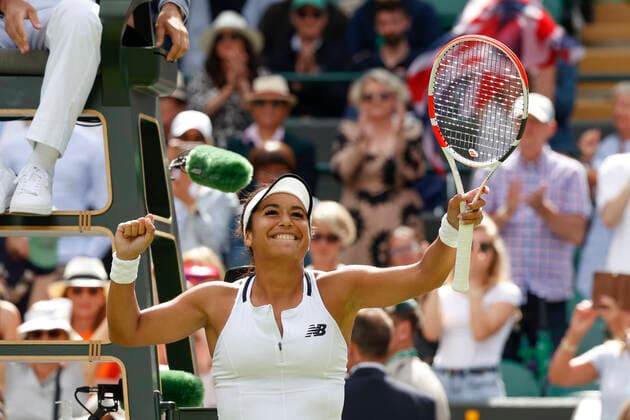 Heather Watson jubelt nach dem Sieg, Jubel, Freude, Emotion Tennis - Wimbledon 2022 - Grand Slam ITF ATP, Tennis Herren WTA, Tennis Damen - AELTC - London - - Great Britain - 28 June 2022. Copyright: xJuergenxHasenkopfx