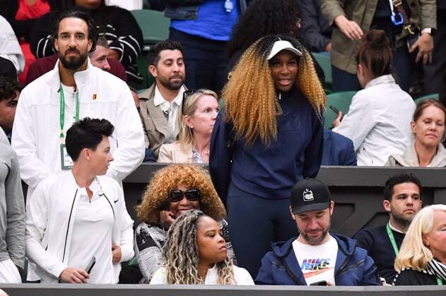 Mandatory Credit: Photo by James Veysey Shutterstock (13002287hj) Oracene Price, Venus Williams and Alexis Ohanian in the players box Wimbledon Tennis Championships, Day 2, The All England Lawn Tennis and Croquet Club, London, UK - 28 Jun 2022 Wimbledon Tennis Championships, Day 2, The All England Lawn Tennis and Croquet Club, London, UK - 28 Jun 2022  Copyright: xJamesxVeysey Shutterstockx 13002287hj