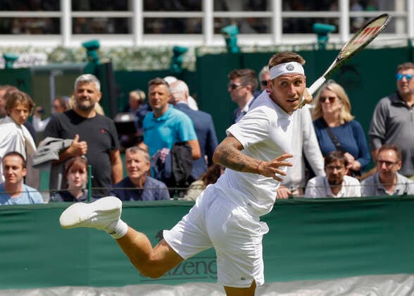 Alex Molcan (SVK) Tennis - Wimbledon 2022 - Grand Slam ITF ATP, Tennis Herren WTA, Tennis Damen - AELTC - London - - Great Britain - 28 June 2022. Copyright: xJuergenxHasenkopfx