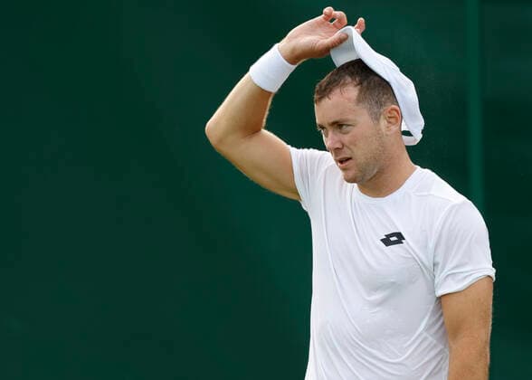 Sport Bilder des Tages Dominik Koepfer Tennis - Wimbledon 2022 - Grand Slam ITF ATP, Tennis Herren WTA, Tennis Damen - AELTC - London - - Great Britain - 28 June 2022. Copyright: xJuergenxHasenkopfx