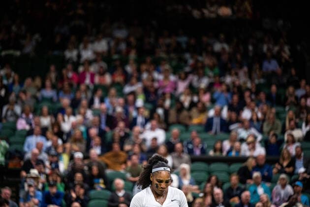 220628 Serena Williams of USA competes in a first round singles tennis match during day 2 of Wimbledon on June 28, 2022 in London. Photo: Mathias Bergeld BILDBYRAN kod MB MB0413 tennis wimbledon day 2 bbeng usa Copyright: MATHIASxBERGELD BB220628MB054