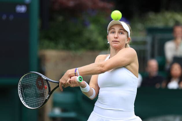 Tennis - Wimbledon (Day 2) 28th June 2022 - Tennis - Wimbledon (Day 2) - Catherine Harrison (USA) in action against Arantxa Rus (NED) during their Ladies Singles 1st Round match - Photo: Simon Stacpoole Offside. London UK Copyright: xSimonxStacpoolexOffside