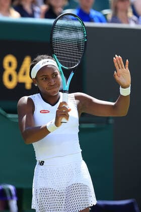 Sport Bilder des Tages Tennis - Wimbledon (Day 2) 28th June 2022 - Tennis - Wimbledon (Day 2) - Coco Gauff (USA) gestures during her Ladies Singles 1st Round match against Elena-Gabriela Ruse (ROM) - Photo: Simon Stacpoole Offside. London UK Copyright: xSimonxStacpoolexOffside