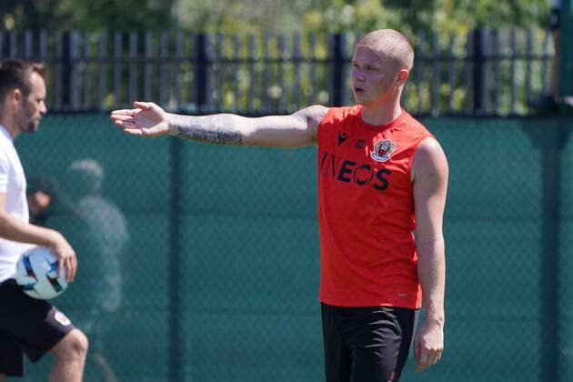 Melvin Bard (OGC Nice) FOOTBALL : Reprise de l™entrainement de l™OGC Nice - Nice - 29 06 2022 NorbertScanella Panoramic 