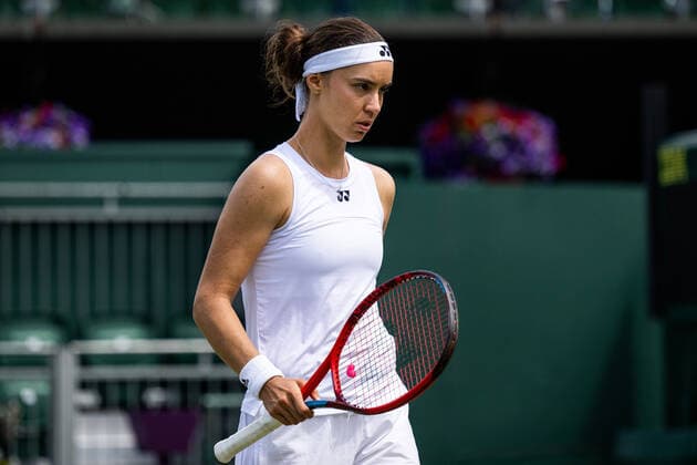 220629 Anhelina Kalinina of Ukraine competes in a second round singles tennis match during day 3 of the Wimbledon on June 29, 2022 in London. Photo: Mathias Bergeld BILDBYRAN kod MB MB0414 tennis wimbledon day 3 bbeng ukraina ukraine Copyright: MATHIASxBERGELD BB220629MB022