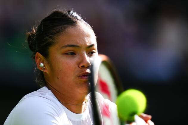 Mandatory Credit: Photo by Javier Garcia Shutterstock (13008249fn) Emma Raducanu during her second round match Wimbledon Tennis Championships, Day 3, The All England Lawn Tennis and Croquet Club, London, UK - 29 Jun 2022 Wimbledon Tennis Championships, Day 3, The All England Lawn Tennis and Croquet Club, London, UK - 29 Jun 2022  Copyright: xJavierxGarcia Shutterstockx 13008249fn