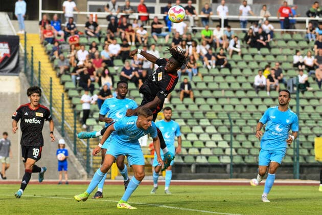 Sport Themen der Woche KW26 Sport Bilder des Tages 29.06.2022, xlakx, Fussball Testspiel, Viktoria Berlin - Union Berlin emspor, v.l. Oliver Maric (FC Viktoria 1889 Berlin 15),Malik Sanogo (1.FC Union Berlin 34),Zweikampf, Aktion, action, battle for the ball Berlin *** 29 06 2022, xlakx, football test match, Viktoria Berlin Union Berlin emspor, v l Oliver Maric FC Viktoria 1889 Berlin 15 ,Malik Sanogo 1 FC Union Berlin 34 ,duel, action, battle for the ball Berlin