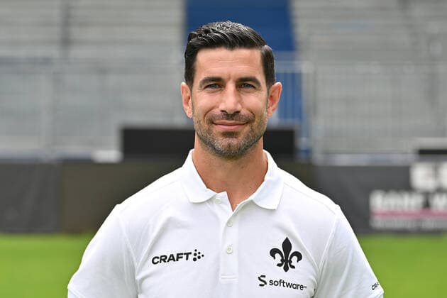 29.06.2022, xfux, Fussball 2.Bundesliga, SV Darmstadt 98 Fototermin Porträttermin 2022 23 xptt, emonline, emspor, v.l. Co Trainer Ovid Hajou, SV Darmstadt 98, 2.BL, Porträttermin 2022 2023 (DFL DFB REGULATIONS PROHIBIT ANY USE OF PHOTOGRAPHS as IMAGE SEQUENCES and or QUASI-VIDEO) Darmstadt