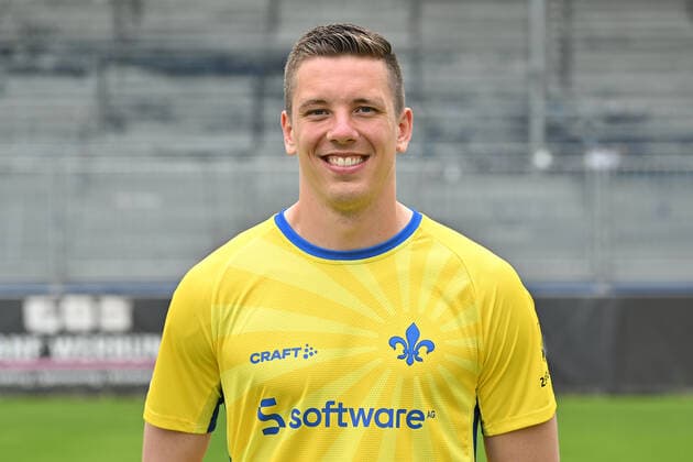 29.06.2022, xfux, Fussball 2.Bundesliga, SV Darmstadt 98 Fototermin Porträttermin 2022 23 xptt, emonline, emspor, v.l. Alexander Brunst, SV Darmstadt 98, 2.BL, Porträttermin 2022 2023 (DFL DFB REGULATIONS PROHIBIT ANY USE OF PHOTOGRAPHS as IMAGE SEQUENCES and or QUASI-VIDEO) Darmstadt