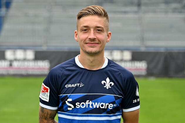 29.06.2022, xfux, Fussball 2.Bundesliga, SV Darmstadt 98 Fototermin Porträttermin 2022 23 xptt, emonline, emspor, v.l. Marvin Mehlem, SV Darmstadt 98, 2.BL, Porträttermin 2022 2023 (DFL DFB REGULATIONS PROHIBIT ANY USE OF PHOTOGRAPHS as IMAGE SEQUENCES and or QUASI-VIDEO) Darmstadt