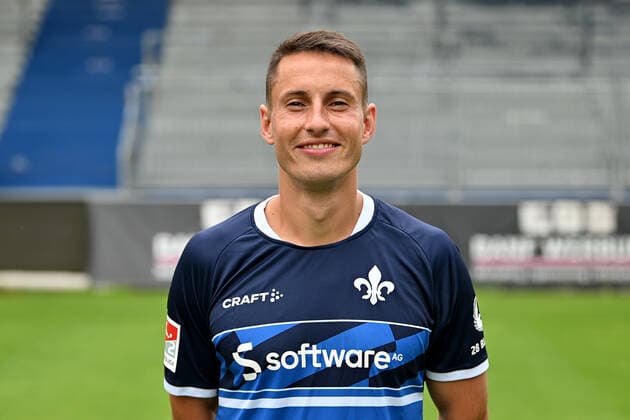 29.06.2022, xfux, Fussball 2.Bundesliga, SV Darmstadt 98 Fototermin Porträttermin 2022 23 xptt, emonline, emspor, v.l. Fabian Schnellhardt, SV Darmstadt 98, 2.BL, Porträttermin 2022 2023 (DFL DFB REGULATIONS PROHIBIT ANY USE OF PHOTOGRAPHS as IMAGE SEQUENCES and or QUASI-VIDEO) Darmstadt