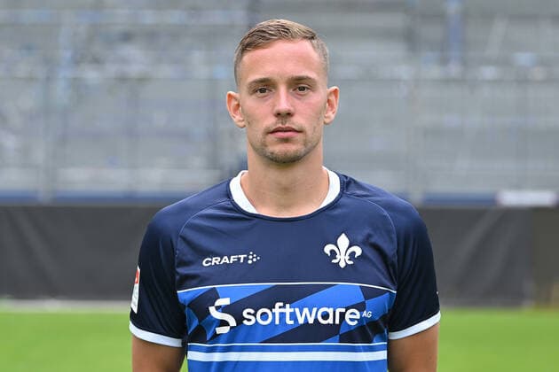 29.06.2022, xfux, Fussball 2.Bundesliga, SV Darmstadt 98 Fototermin Porträttermin 2022 23 xptt, emonline, emspor, v.l. Jannik Mueller Müller, SV Darmstadt 98, 2.BL, Porträttermin 2022 2023 (DFL DFB REGULATIONS PROHIBIT ANY USE OF PHOTOGRAPHS as IMAGE SEQUENCES and or QUASI-VIDEO) Darmstadt