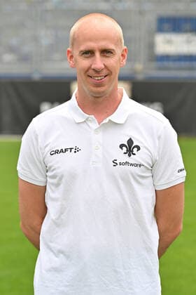 29.06.2022, xfux, Fussball 2.Bundesliga, SV Darmstadt 98 Fototermin Porträttermin 2022 23 xptt, emonline, emspor, v.l. Physiotherapeut Sebastian Pommer, SV Darmstadt 98, 2.BL, Porträttermin 2022 2023 (DFL DFB REGULATIONS PROHIBIT ANY USE OF PHOTOGRAPHS as IMAGE SEQUENCES and or QUASI-VIDEO) Darmstadt