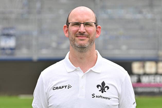29.06.2022, xfux, Fussball 2.Bundesliga, SV Darmstadt 98 Fototermin Porträttermin 2022 23 xptt, emonline, emspor, v.l. Physiotherapeut Dirk Schmitt, SV Darmstadt 98, 2.BL, Porträttermin 2022 2023 (DFL DFB REGULATIONS PROHIBIT ANY USE OF PHOTOGRAPHS as IMAGE SEQUENCES and or QUASI-VIDEO) Darmstadt