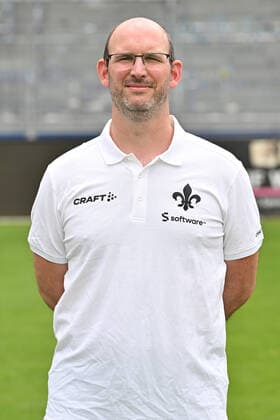 29.06.2022, xfux, Fussball 2.Bundesliga, SV Darmstadt 98 Fototermin Porträttermin 2022 23 xptt, emonline, emspor, v.l. Physiotherapeut Dirk Schmitt, SV Darmstadt 98, 2.BL, Porträttermin 2022 2023 (DFL DFB REGULATIONS PROHIBIT ANY USE OF PHOTOGRAPHS as IMAGE SEQUENCES and or QUASI-VIDEO) Darmstadt