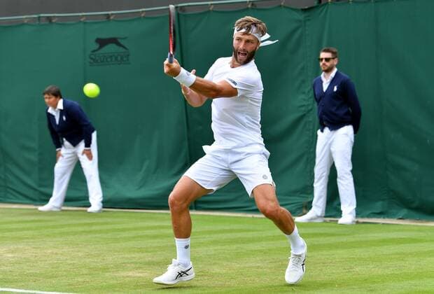 Mandatory Credit: Photo by James Veysey Shutterstock (13010732bn) Liam Broady during his second round match Wimbledon Tennis Championships, Day 4, The All England Lawn Tennis and Croquet Club, London, UK - 30 Jun 2022 Wimbledon Tennis Championships, Day 4, The All England Lawn Tennis and Croquet Club, London, UK - 30 Jun 2022  Copyright: xJamesxVeysey Shutterstockx 13010732bn