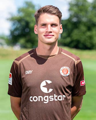 Luca-Milan Zander (St.Pauli) 28.06.22, Hamburg, FC St.Pauli Mediaday, Fussball, GER, Saison 2022 2023, 2. Bundesliga, Portraittermin DFL REGULATIONS PROHIBIT ANY USE OF PHOTOGRAPHS as IMAGE SEQUENCES and or QUASI-VIDEO. Â