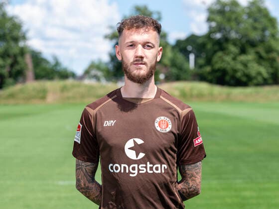 Marcel Hartel (St.Pauli) 28.06.22, Hamburg, FC St.Pauli Mediaday, Fussball, GER, Saison 2022 2023, 2. Bundesliga, Portraittermin DFL REGULATIONS PROHIBIT ANY USE OF PHOTOGRAPHS as IMAGE SEQUENCES and or QUASI-VIDEO. Â