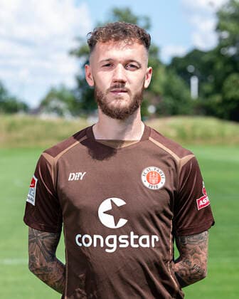 Marcel Hartel (St.Pauli) 28.06.22, Hamburg, FC St.Pauli Mediaday, Fussball, GER, Saison 2022 2023, 2. Bundesliga, Portraittermin DFL REGULATIONS PROHIBIT ANY USE OF PHOTOGRAPHS as IMAGE SEQUENCES and or QUASI-VIDEO. Â