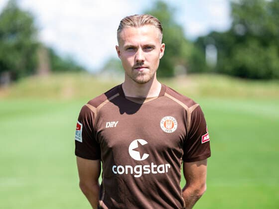 Lukas Daschner (St.Pauli) 28.06.22, Hamburg, FC St.Pauli Mediaday, Fussball, GER, Saison 2022 2023, 2. Bundesliga, Portraittermin DFL REGULATIONS PROHIBIT ANY USE OF PHOTOGRAPHS as IMAGE SEQUENCES and or QUASI-VIDEO. Â