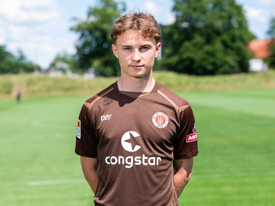 Niklas Jessen (St.Pauli) 28.06.22, Hamburg, FC St.Pauli Mediaday, Fussball, GER, Saison 2022 2023, 2. Bundesliga, Portraittermin DFL REGULATIONS PROHIBIT ANY USE OF PHOTOGRAPHS as IMAGE SEQUENCES and or QUASI-VIDEO. Â