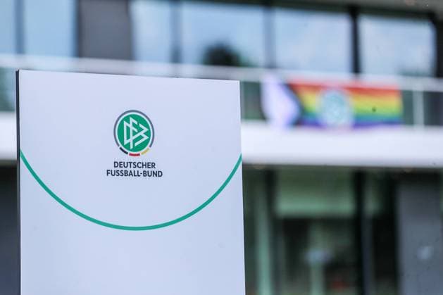 Fussball, DFB Eröffnung vom DFB Campus in Frankfurt am Main 30.06.2022, DFB Campus DFB Logo vor dem DFB Campus Foto: Herbertz Nico Herbertz Frankfurt DFB Campus Hessen Deutschland