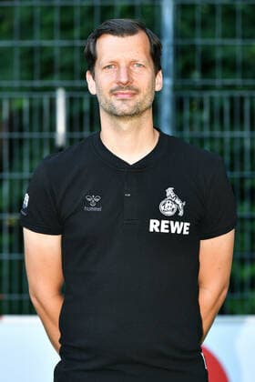 Physiotherapeut Daniel SchuÌˆtz ; 1. FC Köln; 1.BL, Porträttermin 2022 2023