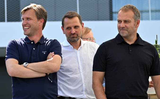 30.06.2022, xjhx, Fussball DFB, DFB-Campus-Eröffnung emspor, v.l. Vorstand Markus Kroesche Krösche (Mitglied des Vorstandes Eintracht Frankfurt Fussball AG), Panagiotis Joti Chatzialexiou (Sportlicher Leiter der deutschen Nationalmannschaften DFB), Trainer Hans-Dieter Hansi Flick (Deutsche Fussball Nationalmannschaft DFB) (DFL DFB REGULATIONS PROHIBIT ANY USE OF PHOTOGRAPHS as IMAGE SEQUENCES and or QUASI-VIDEO) Frankfurt am Main