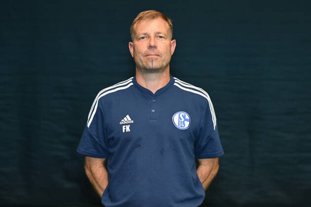 Trainer Frank Kramer; FC Schalke 04; 1.BL, Porträttermin 2022 2023 Gelsenkirchen Nordrhein-Westfalen Deutschland