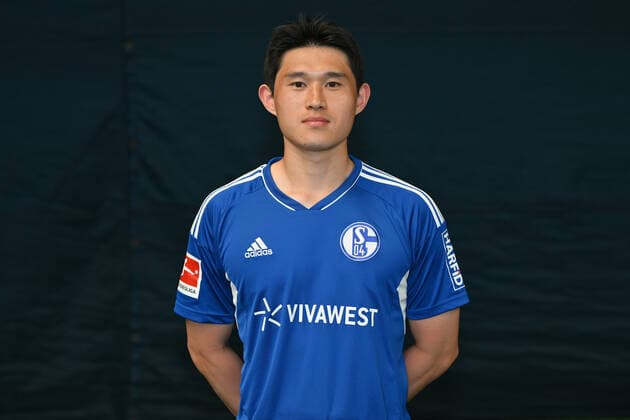 Dong gyeong Lee; FC Schalke 04; 1.BL, Porträttermin 2022 2023 Gelsenkirchen Nordrhein-Westfalen Deutschland