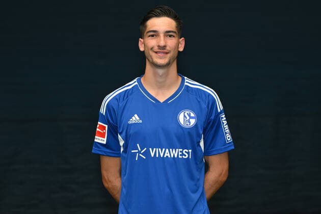 Leo Greiml; FC Schalke 04; 1.BL, Porträttermin 2022 2023 Gelsenkirchen Nordrhein-Westfalen Deutschland
