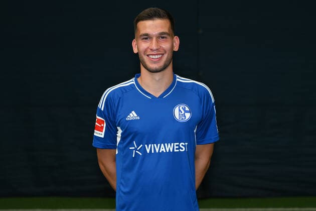 Mehmet Can Aydin; FC Schalke 04; 1.BL, Porträttermin 2022 2023 Gelsenkirchen Nordrhein-Westfalen Deutschland