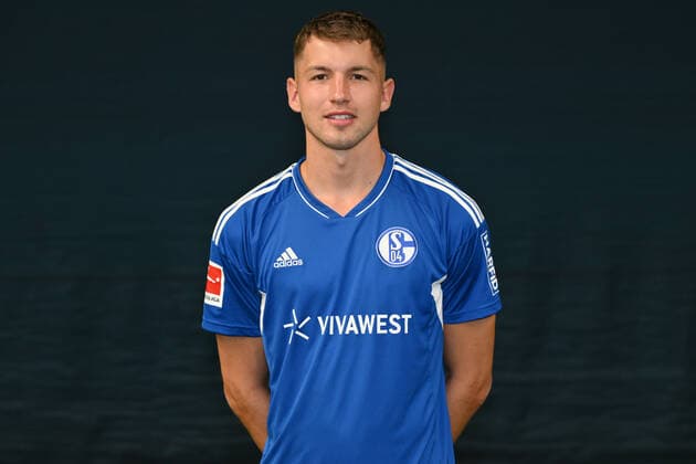 Marvin Pieringer; FC Schalke 04; 1.BL, Porträttermin 2022 2023 Gelsenkirchen Nordrhein-Westfalen Deutschland