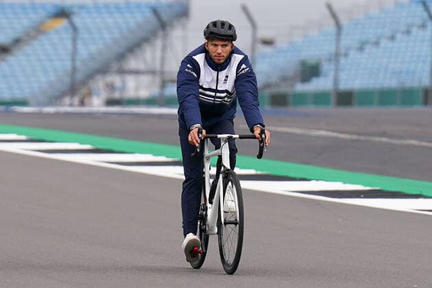 FORMULA 1 LENOVO BRITISH GRAND PRIX 2022, 30 06 2022 Pierre Gasly 10 (FRA), Scuderia AlphaTauri AT03 on a bike during the FORMULA 1 LENOVO BRITISH GRAND PRIX at Silverstone Circuit, Silverstone, United Kingdom on 30 June 2022 Editorial Use Only Copyright: xEleanorxHoadx ESM-0557-0078