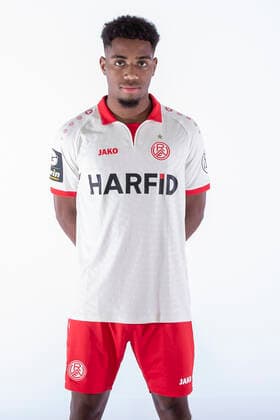 30.06.2022 ,Rot-Weiss Essen, Porträttermin, Vorstellung, Präsentation, Pressetermin 2022 2023, 3.Liga Aurel Loubongo ( Rot-Weiss Essen )
