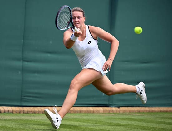 Sport Bilder des Tages nChampionships - Week One - Day Two (Friday) - All England Lawn Tennis Club, Wimbledon - Friday 1st July 2022 Lesia Tsurenko v Jule Niemeier Jule Niemeier of Germany 