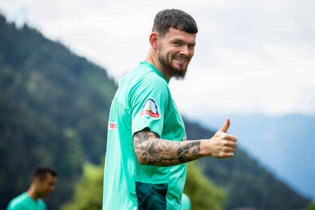 Sport Bilder des Tages AUT, 1.FBL, Werder Bremen Trainingslager Tag01 01.07.2022, Parkstadion, Zillertal, AUT, 1.FBL, Werder Bremen Trainingslager Tag01 im Bild Neuzugang Oliver Burke (Werder Bremen 9),