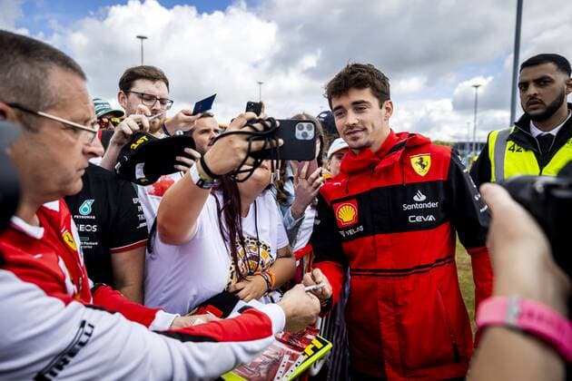 SILVERSTONE - Charles Leclerc (Ferrari) prior to practice 1 leading up to the F1 Grand Prix of Great Britain at Silverstone on July 1, 2022 in Silverstone, England. REMKO DE WAAL F1 Grand Prix of Great Britain - Practice 1 2022 xVIxANPxSportx xxANPxIVx