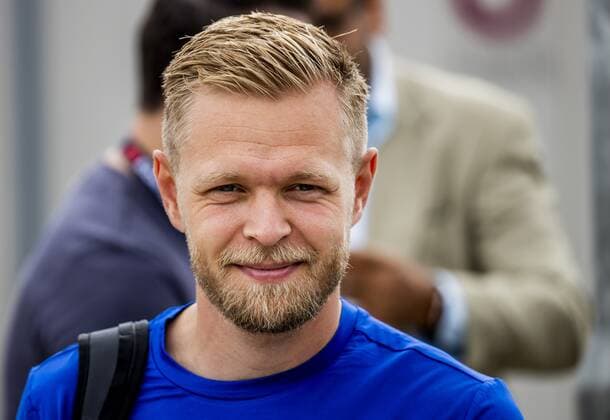SILVERSTONE - Kevin Magnussen (Haas) prior to practice 1 leading up to the F1 Grand Prix of Great Britain at Silverstone on July 1, 2022 in Silverstone, England. REMKO DE WAAL F1 Grand Prix of Great Britain - Practice 1 2022 xVIxANPxSportx xxANPxIVx