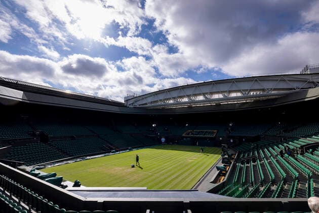 1st July 2022, All England Lawn Tennis and Croquet Club, London, England; Wimbledon Tennis tournament; General view of centre court  ActionPlus12403309 ShaunxBrooks