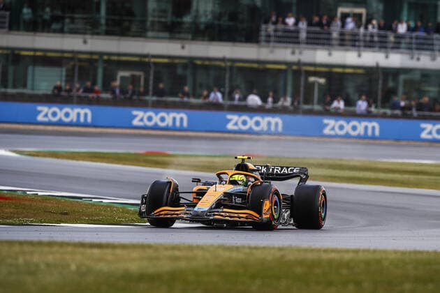 04 NORRIS Lando (gbr), McLaren F1 Team MCL36, action during the Formula 1 Lenovo British Grand Prix 2022, 10th round of the 2022 FIA Formula One World Championship, WM, Weltmeisterschaft on the Silverstone Circuit, from July 1 to 3, 2022 in Silverstone, United Kingdom - F1 - BRITISH GRAND PRIX 2022 DPPI Panoramic  00122024__B3_7098