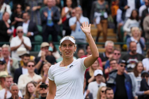 Belgian Elise Mertens celebrates during a third round game in the women s singles tournament between Belgian Mertens (WTA30) and German Kerber (WTA19) at the 2022 Wimbledon grand slam tennis tournament at the All England Tennis Club, in south-west London, Britain, Friday 01 July 2022. BENOITxDOPPAGNE  x36926255x
