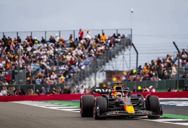 SILVERSTONE - Max Verstappen (Oracle Red Bull Racing) during practice 2 ahead of the F1 Grand Prix of Great Britain at Silverstone on July 1, 2022 in Silverstone, England. REMKO DE WAAL F1 Grand Prix of Great Britain - Practice 2 2022 xVIxANPxSportx xxANPxIVx