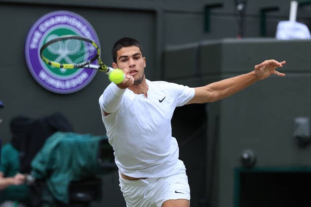 Tennis - Wimbledon (Day 5) 1st July 2022 - Tennis - Wimbledon (Day 5) - Carlos Alcaraz (ESP) in action against Oscar Otte (GER) during their Gentlemen s Singles 3rd Round match - Photo: Simon Stacpoole Offside. London UK Copyright: xSimonxStacpoolexOffside