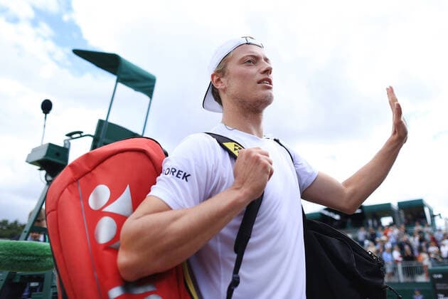 Tennis - Wimbledon (Day 5) 1st July 2022 - Tennis - Wimbledon (Day 5) - Tim Van Rijthoven (NED) acknowledges the support as he walks off court after beating Nikoloz Basilashvili (GEO) in their Gentlemen s Singles 3rd Round match - Photo: Simon Stacpoole Offside. London UK Copyright: xSimonxStacpoolexOffside
